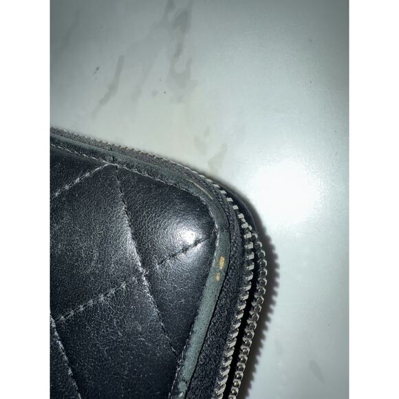 Chanel Quilted Wallet - Good Condition with Dustbag, Card, and Receipt - Picture 3 of 6